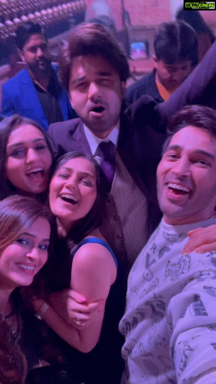 Karan Sharma Instagram - Had great time celebrating your birthday Aviiii 🥳🤗😘 @avinashmukherjee_ … we all had fun @kreetika10 @tanyasharma27 @shitalthakkarofficial @roop_durgapal 🤩 . Ps : more pictures coming soon 😉