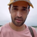 Karan Sharma Instagram - 🤣🤣In Rishte daro ki wajah se hum kuch kharid hi nahin pate 🙅 😂😂 . #karansharma #boing737 #flight #airoplane #fun #comedy