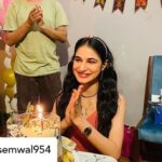 Karan Sharma Instagram - Happy birthday Shivani - And much love to all who made it possible to make her birthday memorable! 🥳🤗❤️ ! Posted @withregram • @shivanisemwal954 Thank you so much all of you for making my birthday so special… -I can’t express my feeling in words 🤗🙏 . @nikita28sh @rohandeep987 @tanyasharma27 @sudeeshfilms @radhikamuthukumar_official @avinashmukherjee_ @vibhusharma_official @jits_adtani @chawlakajal @prashant_muzumdar @aebyborntoshine @kreetika10 @dharmishthadagia @itsshubhanshisingh @paulsonthomasofficial @summitbhardwaj #rahilbhai #rahulbhai .. Love you all ❤️ . . #happybirthdaytome #blessings #family #friends