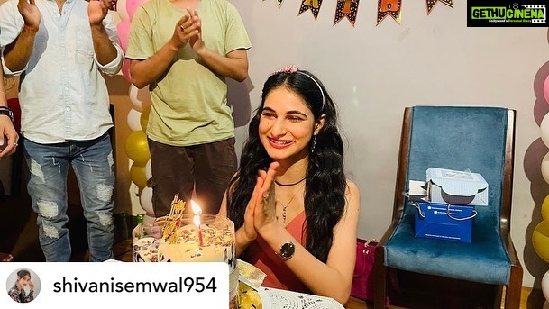 Karan Sharma Instagram - Happy birthday Shivani - And much love to all who made it possible to make her birthday memorable! 🥳🤗❤️ ! Posted @withregram • @shivanisemwal954 Thank you so much all of you for making my birthday so special… -I can’t express my feeling in words 🤗🙏 . @nikita28sh @rohandeep987 @tanyasharma27 @sudeeshfilms @radhikamuthukumar_official @avinashmukherjee_ @vibhusharma_official @jits_adtani @chawlakajal @prashant_muzumdar @aebyborntoshine @kreetika10 @dharmishthadagia @itsshubhanshisingh @paulsonthomasofficial @summitbhardwaj #rahilbhai #rahulbhai .. Love you all ❤️ . . #happybirthdaytome #blessings #family #friends