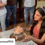 Karan Sharma Instagram - Happy birthday Shivani - And much love to all who made it possible to make her birthday memorable! 🥳🤗❤️ ! Posted @withregram • @shivanisemwal954 Thank you so much all of you for making my birthday so special… -I can’t express my feeling in words 🤗🙏 . @nikita28sh @rohandeep987 @tanyasharma27 @sudeeshfilms @radhikamuthukumar_official @avinashmukherjee_ @vibhusharma_official @jits_adtani @chawlakajal @prashant_muzumdar @aebyborntoshine @kreetika10 @dharmishthadagia @itsshubhanshisingh @paulsonthomasofficial @summitbhardwaj #rahilbhai #rahulbhai .. Love you all ❤️ . . #happybirthdaytome #blessings #family #friends