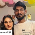 Karan Sharma Instagram - Happy birthday Shivani - And much love to all who made it possible to make her birthday memorable! 🥳🤗❤️ ! Posted @withregram • @shivanisemwal954 Thank you so much all of you for making my birthday so special… -I can’t express my feeling in words 🤗🙏 . @nikita28sh @rohandeep987 @tanyasharma27 @sudeeshfilms @radhikamuthukumar_official @avinashmukherjee_ @vibhusharma_official @jits_adtani @chawlakajal @prashant_muzumdar @aebyborntoshine @kreetika10 @dharmishthadagia @itsshubhanshisingh @paulsonthomasofficial @summitbhardwaj #rahilbhai #rahulbhai .. Love you all ❤️ . . #happybirthdaytome #blessings #family #friends