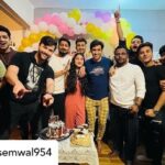 Karan Sharma Instagram - Happy birthday Shivani - And much love to all who made it possible to make her birthday memorable! 🥳🤗❤️ ! Posted @withregram • @shivanisemwal954 Thank you so much all of you for making my birthday so special… -I can’t express my feeling in words 🤗🙏 . @nikita28sh @rohandeep987 @tanyasharma27 @sudeeshfilms @radhikamuthukumar_official @avinashmukherjee_ @vibhusharma_official @jits_adtani @chawlakajal @prashant_muzumdar @aebyborntoshine @kreetika10 @dharmishthadagia @itsshubhanshisingh @paulsonthomasofficial @summitbhardwaj #rahilbhai #rahulbhai .. Love you all ❤️ . . #happybirthdaytome #blessings #family #friends