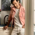 Karan Sharma Instagram - Happy social Media Day to my Instagram family 🥰🤗#happysocialmediaday #karansharma #instagram #love