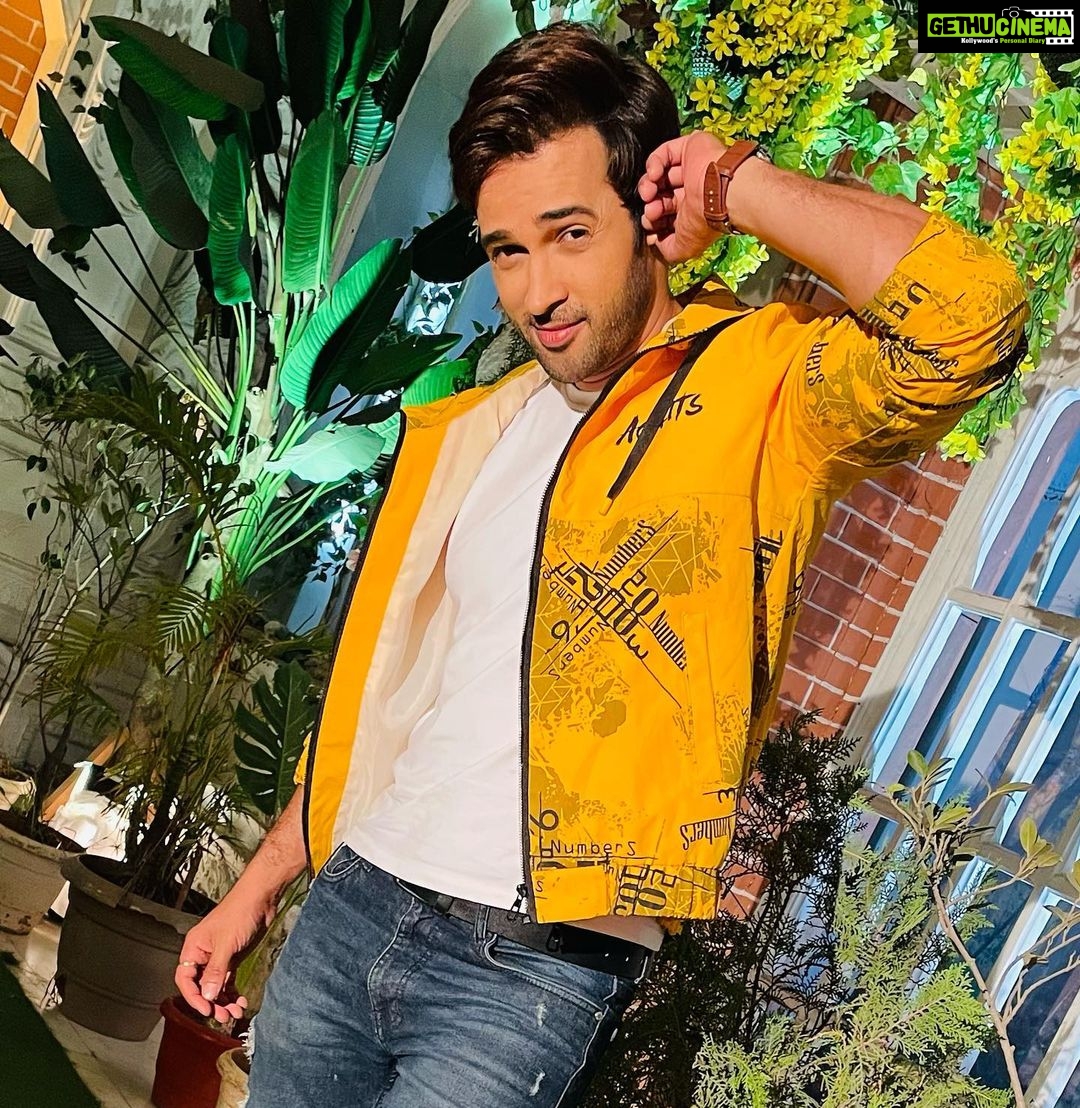Karan Sharma Instagram - 1,2 or 3 which one is good 🧐😎 #karansharma #sasuralsimarka2 #vivaan