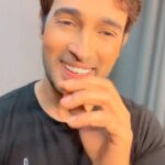 Karan Sharma Instagram - Rishta pakaa 😀😎 - Honewala Thaaaa #reels #karansharma #vivaan #sasuralsimarka2 #fun #trending