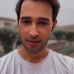 Karan Sharma Instagram - Live for 5 😎😀 #karansharma #live - . . Join me On Telegram for next LIVE - just subscribe karan sharma telegram 🥰 ( link in my bio )