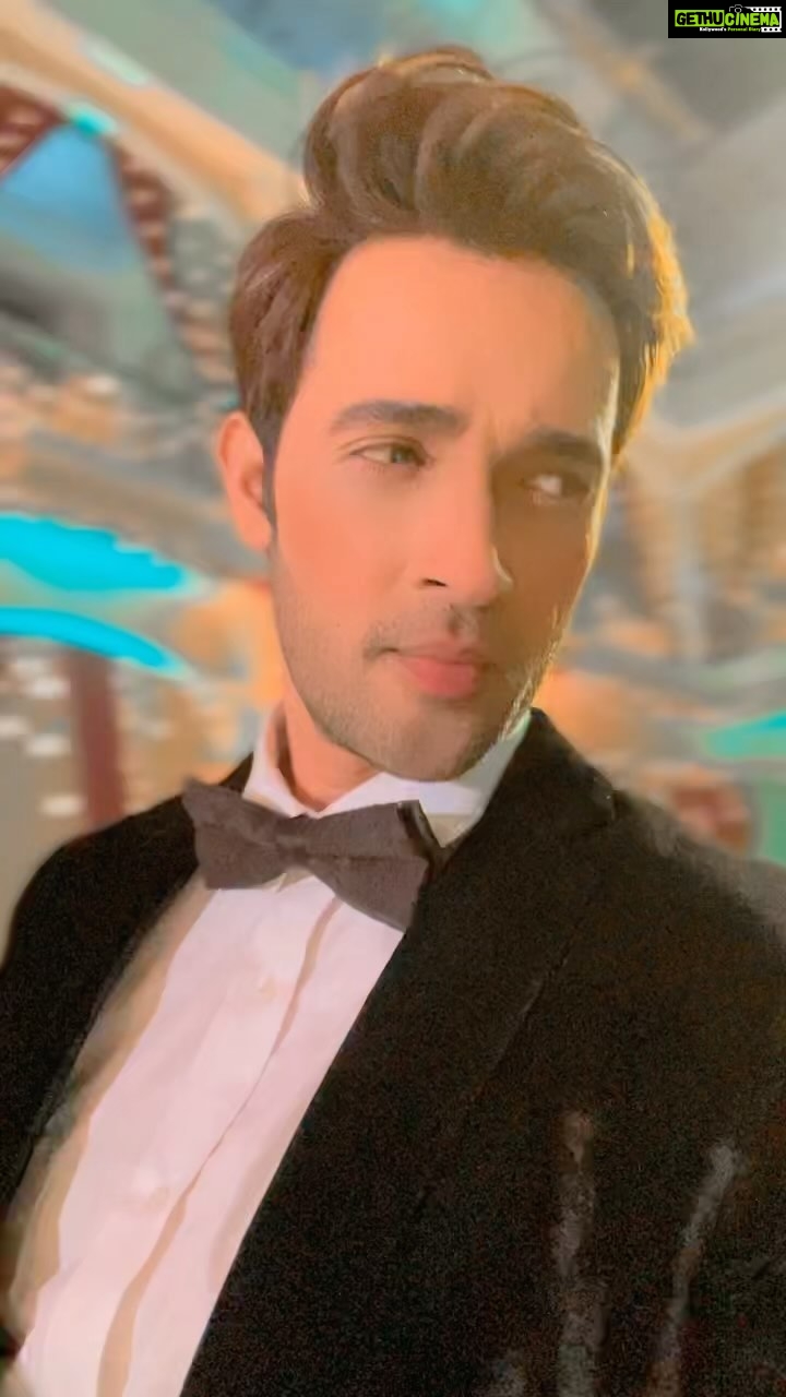 Karan Sharma Instagram - Random reels ❤️ #badshah #love #srk #selfiereels #selflove #karansharma #sasuralsimarka2 #ssk2 #vivaan