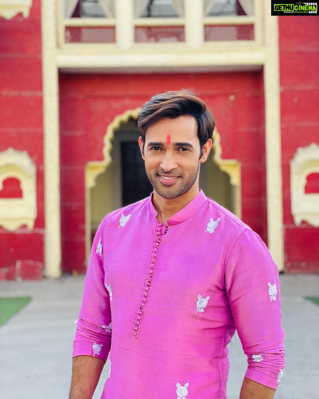 Karan Sharma Instagram - Happy HANUMAN JAYANTI to All 😍🙏🙏 . . #jaishreeram #happyhanumanjayanti #jaihanuman #karansharma #vivaan #sasuralsimarka2