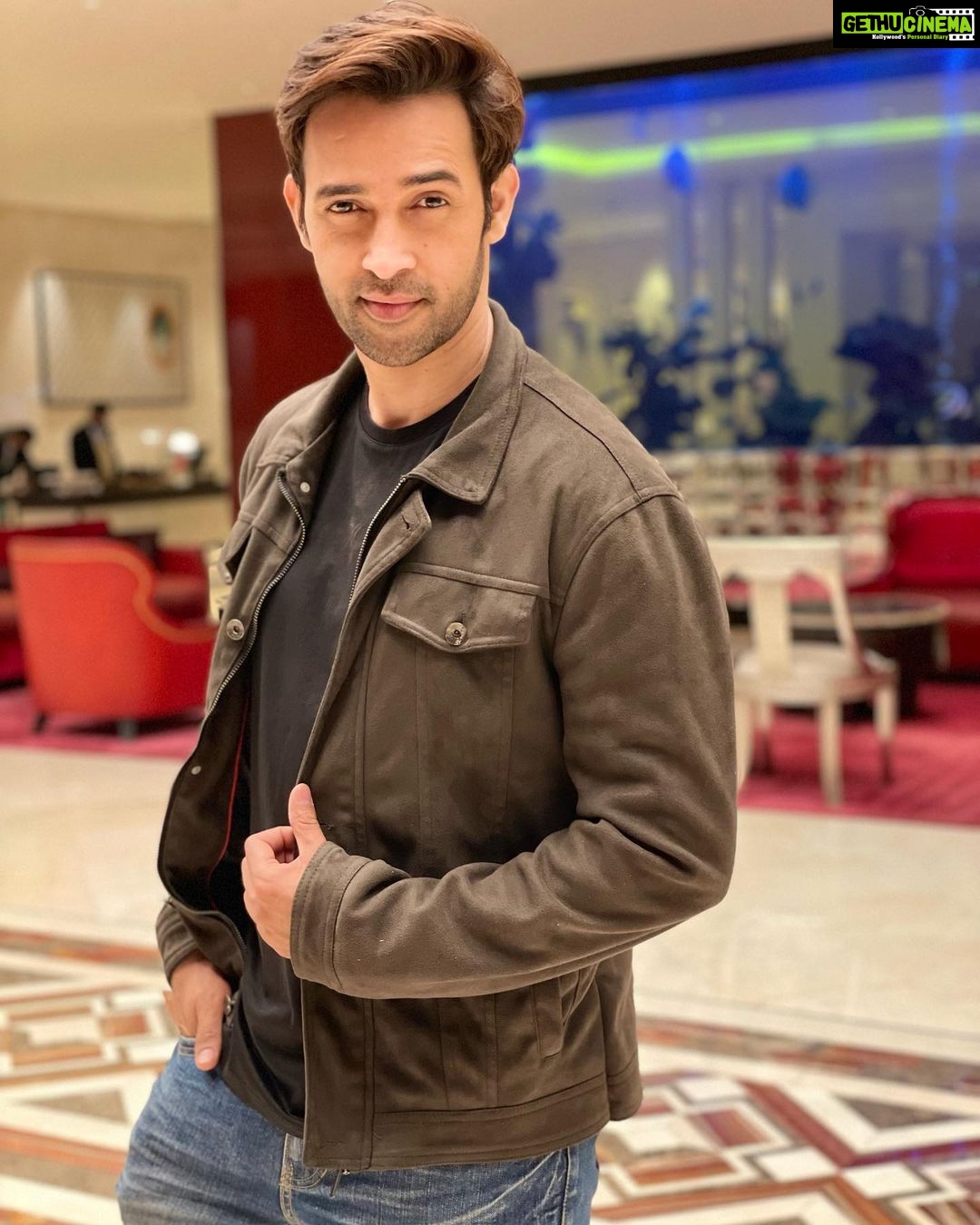 Karan Sharma Instagram - Mr Perfect - perfect 😎🧐? . #karansharma #mrperfect #mensstyle #mensfashion #cooldude