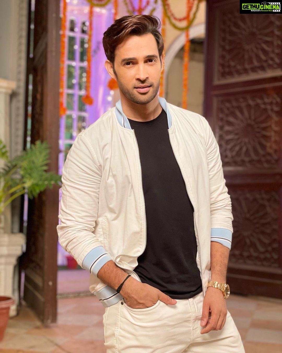 Karan Sharma Instagram - Which one you like the most - Pic no 1,2,3,4 or 5? 😎😊 . . #karansharma #menstyle #mensfashion #ssk2 #vivaan #sasuralsimarka2 #style