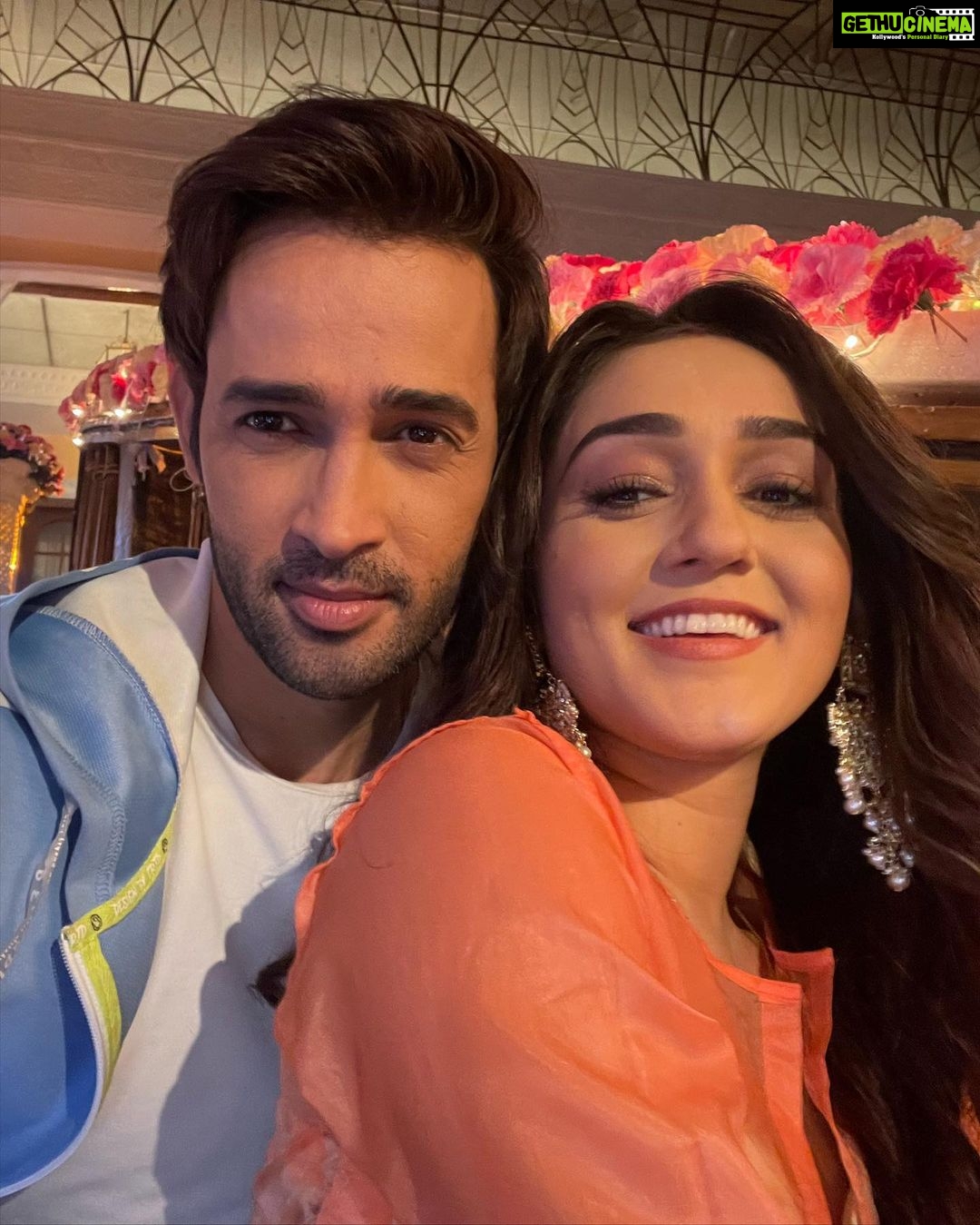 Karan Sharma Instagram - Few early memories from 2021 when the show just started .. ❤️! #sauralsimarka2 #vivaan #telecast #anniversary