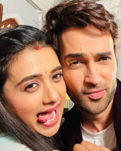 Karan Sharma Instagram - Ye Dosti Hum nahin todenge 🤓🥰😎 @radhikamuthukumar_official  #simar  #vivaan  #simar2  #ssk2 #sasuralsimarka2  #deverbhabhi