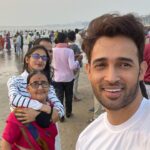 Karan Sharma Instagram - Happy Mother’s Day to all 🥰🤗.. Mother is the powerhouse of any family - which is built on the strong foundation of emotions☺️ !!! . Recently my mother visited mumbai for the first time and I took her to Juhu beach where she enjoyed so much and it was a memorable Moment for all of us 🥰. . full experience is shared on my YouTube channel go and check it out guys . (link is in my bio ) . Thanks a lot - with Love - karan sharma ❤️