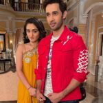 Karan Sharma Instagram - #reevaan Before Our Director says Action I thought to use the perfect lighting for the perfect pictures but see what I got 🙄🤓😂- here are some hit n miss pictures of us @tanyasharma27 . #tanyasharma #karansharma #reevaan #sasuralsimarka2 #ssk2
