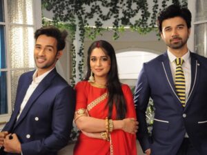 Karan Sharma Instagram - Today SASURAL SIMAR KA 2 has completed one year. What an incredible journey 
.
 Thank you so much  @rstfofficial @msrashmi2002_ @colorstv  for believing in me and  giving me an opportunity to play Vivaan Oswal. 🙏🥰🤗…
. 
Whether its  Production - Direction  or Actors  our whole team is superb - I love you guys 🤗🥰😘 @jayatibhatia @avinashmukherjee_ @radhikamuthukumar_official  @tanyasharma27  @vibha_bhagat  @shitalthakkarofficial  @itsshubhanshisingh  @asli_salmanshaikh  @iamprithvi7  @rakshit_wahi_official @rajevpaul @akashrjagga … 
.
And Big  HUG and Thanks to our audience for accepting us in #sasuralsimarka2  and making this show so popular love you guys 🤗😘 
.
#happyanniversary  #sasuralsimarka2 #ssk2 #karansharma #vivaan #love #blessings