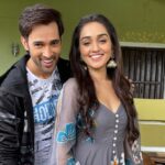 Karan Sharma Instagram - Today SASURAL SIMAR KA 2 has completed one year. What an incredible journey . Thank you so much @rstfofficial @msrashmi2002_ @colorstv for believing in me and giving me an opportunity to play Vivaan Oswal. 🙏🥰🤗… . Whether its Production - Direction or Actors our whole team is superb - I love you guys 🤗🥰😘 @jayatibhatia @avinashmukherjee_ @radhikamuthukumar_official @tanyasharma27 @vibha_bhagat @shitalthakkarofficial @itsshubhanshisingh @asli_salmanshaikh @iamprithvi7 @rakshit_wahi_official @rajevpaul @akashrjagga … . And Big HUG and Thanks to our audience for accepting us in #sasuralsimarka2 and making this show so popular love you guys 🤗😘 . #happyanniversary #sasuralsimarka2 #ssk2 #karansharma #vivaan #love #blessings