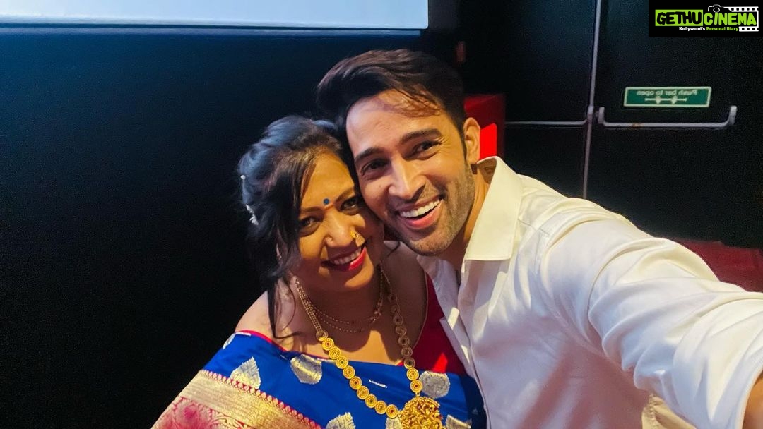 Karan Sharma Instagram - What a fun night it was 😍😍 - … You are a star in making @thesiddharthnigam .. after watching this film #kisikabhaikisikijaan we want more 😍😍.. Full power to you brother 🤗❤️ ..