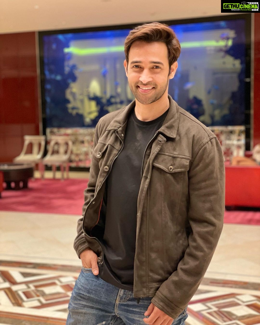 Karan Sharma Instagram - Mr Perfect - perfect 😎🧐? . #karansharma #mrperfect #mensstyle #mensfashion #cooldude