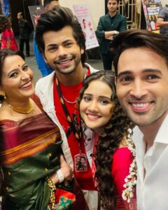 Karan Sharma Instagram - What a fun night it was 😍😍 - … You are a star in making @thesiddharthnigam .. after watching this film #kisikabhaikisikijaan  we want more 😍😍.. Full power to you  brother 🤗❤️ ..