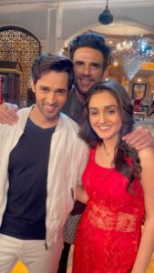 Karan Sharma Instagram - Humain koi photo bhi nahi click karne deta 🥹😂 @tanyasharma27 @jayatibhatia @aravchowdharry @rakshit_wahi_official @avinashmukherjee_ @rupeshkotwani_ #sasuralsimarka2 #karansharma