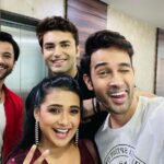 Karan Sharma Instagram - It was a pleasant surprise to meet all of you guys ❤️🤗😘 @akashrjagga @summitbhardwaj @radhikamuthukumar_official #friendshipgoals #karansharma #sasuralsimarka2