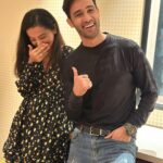 Karan Sharma Instagram - Some unseen pics from Kittu’s birthday party .. @tanyasharma27 @summitbhardwaj @sanctimonious_fanatic 😍🤗 and some last moment fun photography with Helly 😃 @hellyshahofficial ! . #friendshipgoals #karansharma #friends