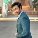 Karan Sharma Instagram - Right people with right attitude makes life easy 😎 #karansharma #rightattitude