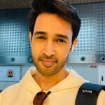Karan Sharma Instagram – Student look selfie .. how’s it guys …  #lookoftheday #karansharma #