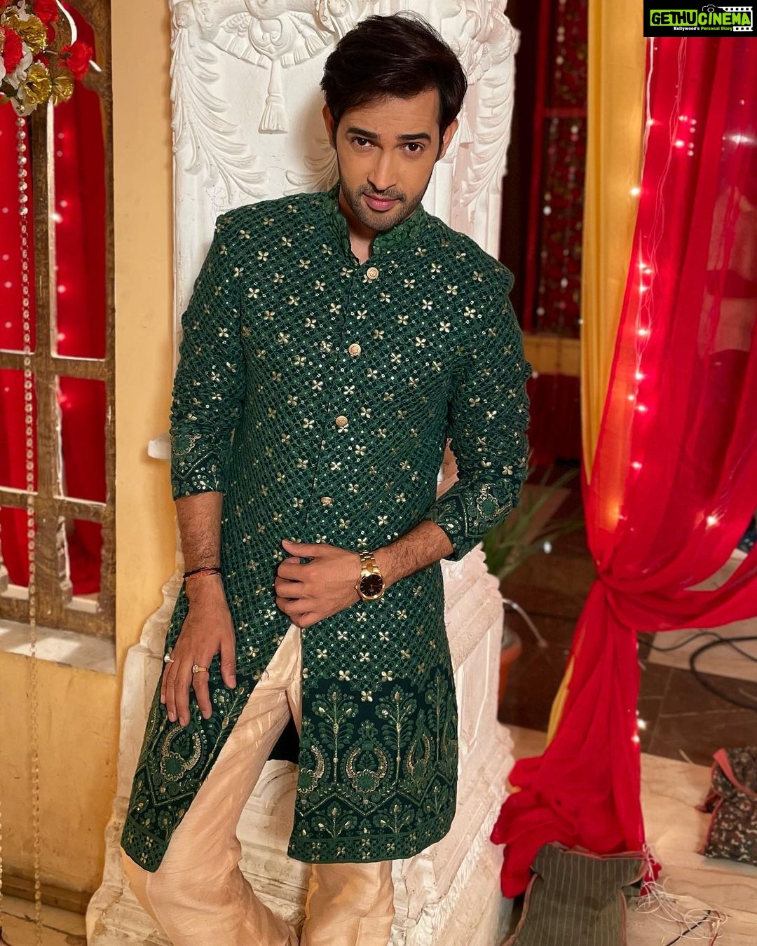 Karan Sharma Instagram - Good evening insta family 🥰 . . . #karansharma #sasuralsimarka2 #goodevening #instafamily #mensfashion