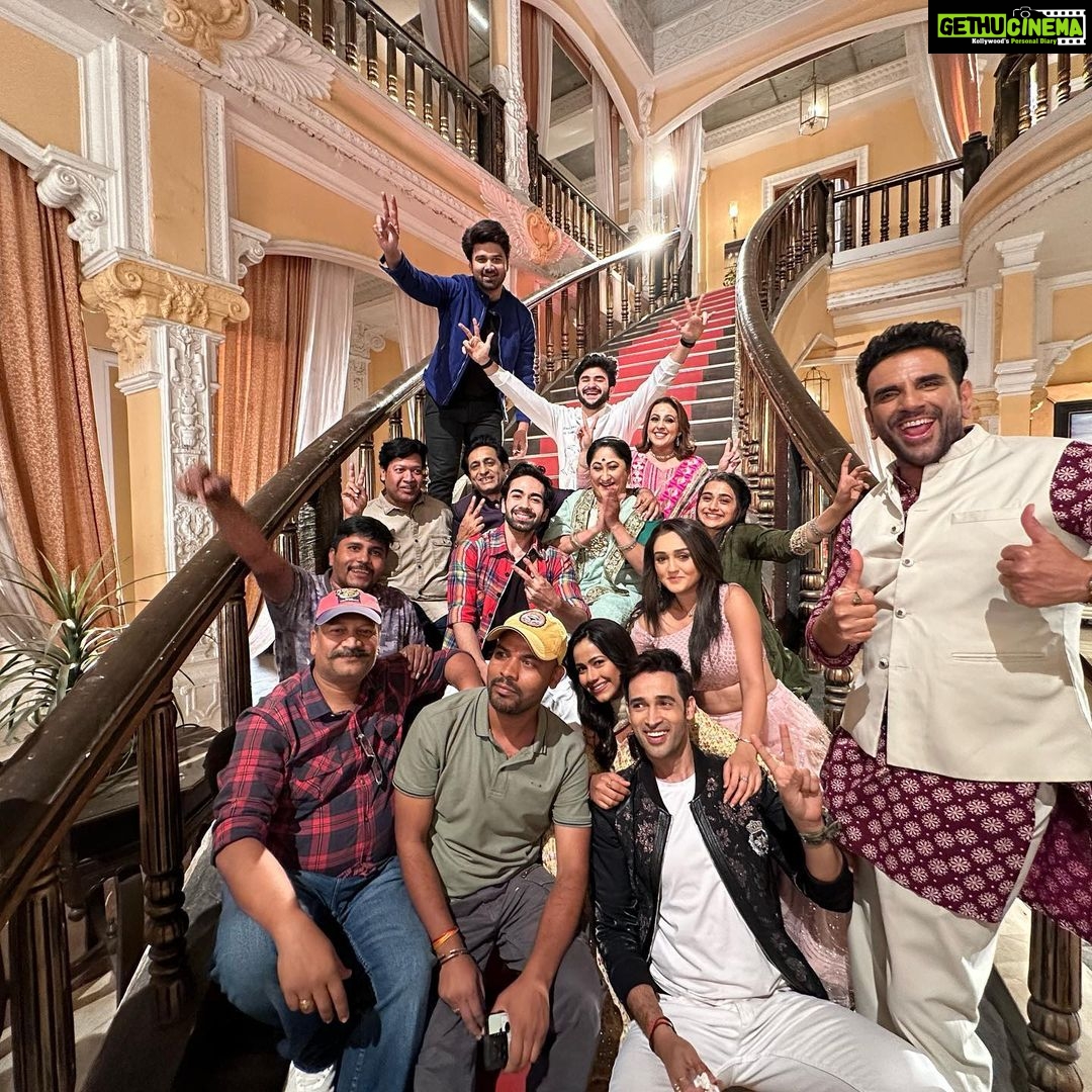 Karan Sharma Instagram - #happyending - 07th April 2023 - The Last day of telecast - I am gonna miss you all - Had a wonderful experience of 2yrs with my SSK2 family- Love you guys 😘🤗❤️ #sasuralsimarka2 #lastdayshooting🎥 Mumbai, Maharashtra