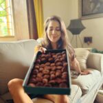 Kim Sharma Instagram - Life is a box of chocolates :) I Hope this year is your favourite kind ❤️🧿 #2023