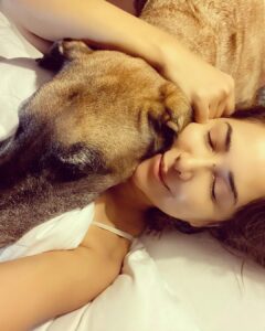 Kim Sharma Instagram - 365 days since we saw each other. How did we manage? That’s the beauty of life, it moves despite all and so you move along with it. But not a single day has passed where I haven’t missed you my most beautiful baby boy. There will never be another You. There will never be another Us. Until we meet again you’re in my heart,be good and dont eat too many biscuits #bones 🐾