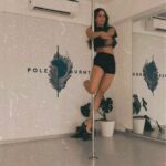Kim Sharma Instagram - Back with my pet and on the pole after ages @aarifa.pole.burnt 🐤