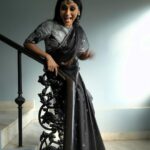 Konkona Sen Sharma Instagram - On the 3rd of December, my birthday, I got a wonderful gift from the universe. A best actress award from the @asianacademycreativeawards for Geeli Puchi (Ajeeb Daastaans)! So grateful to be able to inhabit the many worlds of Bharati Mondol. Many thanks to all that made this happen! @neeraj.ghaywan @aditiraohydari @sumit.saxena.35912 @SiddharthDiwan @rohitrchaturvedi @kazvindangor @jyotinisha @jrmellocastro @melanie_dsouza_makeup @zoparvin @baidnitin @alokanandadasgupta @vidushak @karanjohar @somenmishra @netflix_in @srishtibehlarya @dharmaticent @bling_entertainment @urvashizala For the event: Styling: @damini_styles Saree: @raw_mango Jewellery: @amrapalijewels Makeup: @melanie_dsouza_makeup Hair: @nimishashah210 Shot by: @avani.rai @methodindia
