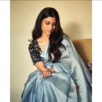Konkona Sen Sharma Instagram – With a lot of help from my friends:

Saree – @makutextiles 
Blouse – @yam.india 
Jewellry – @flyingfishaccessories 
Hair – @nimishashah210 
Makeup – @tenzinseldon_____ 
Styling – @who_wore_what_when 
Fashion assistant – @d.shubham_j 
Photography – @chandrahas_prabhu