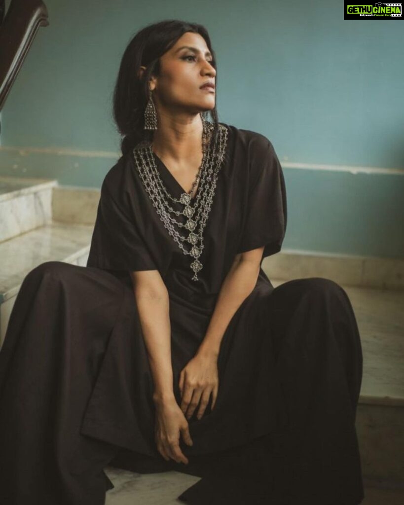 Konkona Sen Sharma Instagram - For Mumbai Diaries Promotions Outfit: @turnblackofficial Jewellery: @amrapalijewels Styling: @damini_styles Photographer: @gourabganguli Makeup: @tenzinseldon__ Hair: @nimishashah210