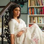Konkona Sen Sharma Instagram - At home in Anavila 🌸 For Mumbai Diaries 26/11 virtual promotions Saree: @anavila_m Jewellery: @shoplune Styling: @damini_styles Hair: @nimishashah210 Makeup: @tenzinseldon_____ Photography: @gourabganguli