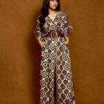 Konkona Sen Sharma Instagram – Another day, another jumpsuit!

Mumbai Diaries 26/11 promotions 

Outfit – @divyabydivyaanand 
Jewellry – @neetaboochrajewellery 
Hair – @nimishashah210 
Makeup – @tenzinseldon_____ 
Styling – @who_wore_what_when 
Photography – @chandrahas_prabhu