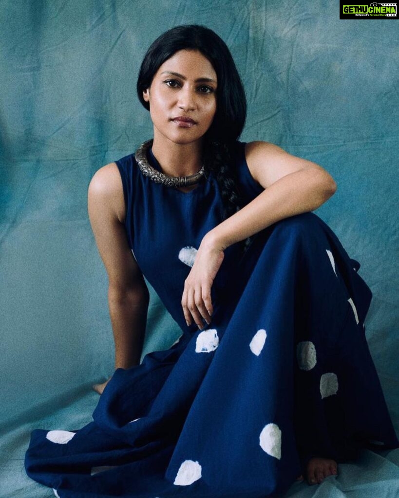 Konkona Sen Sharma Instagram - Mid week blues? Outfit - @kharakapas Jewellery - @neetaboochrajewellery HMU - @krisann.figueiredo.mua Styled by - @who_wore_what_when Photography- @anurag_kabburphotography