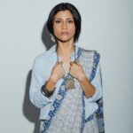 Konkona Sen Sharma Instagram - When you don’t have a matching blouse! Shot by : @gourabganguli Styled by: @damini_styles Makeup: @makeupbyanupamagautam (@namratasoni ) Hair: @dynamitepikachu #gourabganguliphotography