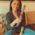 Konkona Sen Sharma Instagram - Loving the Dyson airwrap! The heat is safe for my hair thanks to the Coanda Effect and it works magically on my hair! It also has curl, wave, smooth and dry settings so I can customise as per my liking and occasion! #DysonIndia #DysonAirwrap #DysonHairAtHome @dyson_india