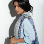 Konkona Sen Sharma Instagram - When you don’t have a matching blouse! Shot by : @gourabganguli Styled by: @damini_styles Makeup: @makeupbyanupamagautam (@namratasoni ) Hair: @dynamitepikachu #gourabganguliphotography