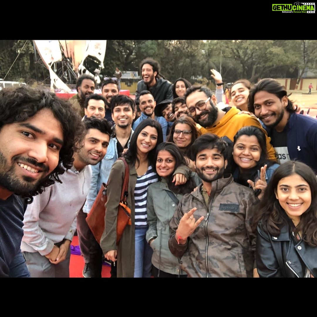 Konkona Sen Sharma Instagram - #dollykitty #bts Behind the scenes of the loveliest cast and crew!
