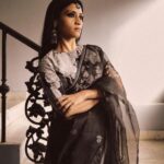 Konkona Sen Sharma Instagram - On the 3rd of December, my birthday, I got a wonderful gift from the universe. A best actress award from the @asianacademycreativeawards for Geeli Puchi (Ajeeb Daastaans)! So grateful to be able to inhabit the many worlds of Bharati Mondol. Many thanks to all that made this happen! @neeraj.ghaywan @aditiraohydari @sumit.saxena.35912 @SiddharthDiwan @rohitrchaturvedi @kazvindangor @jyotinisha @jrmellocastro @melanie_dsouza_makeup @zoparvin @baidnitin @alokanandadasgupta @vidushak @karanjohar @somenmishra @netflix_in @srishtibehlarya @dharmaticent @bling_entertainment @urvashizala For the event: Styling: @damini_styles Saree: @raw_mango Jewellery: @amrapalijewels Makeup: @melanie_dsouza_makeup Hair: @nimishashah210 Shot by: @avani.rai @methodindia