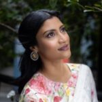 Konkona Sen Sharma Instagram - Feeling like my best self in @anavila_m @elevate.promotions Styled by my all grown up baby @damini_styles Hair and makeup by beautiful stranger @dhanyaraghavan Shot by the very patient and quick @sartajtanweer Earrings: @sangeetaboochra Ring: @viangefinejewels