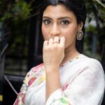 Konkona Sen Sharma Instagram - Feeling like my best self in @anavila_m @elevate.promotions Styled by my all grown up baby @damini_styles Hair and makeup by beautiful stranger @dhanyaraghavan Shot by the very patient and quick @sartajtanweer Earrings: @sangeetaboochra Ring: @viangefinejewels