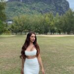 Krissann Barretto Instagram - 💋 #reels #reelsinstagram #reelsvideo #reelsindia #trendingreels #viral #white #girl #travel #ootd #outfits #outfit #happy #grateful #blessed #thankyou