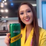 Krissann Barretto Instagram - Try it my way or take the highway. #TeamSipIt for life. Which team are you supporting? Follow @schweppes_india, and comment ‘#TeamSipIt’ to support our team! (And tag your friends too, we need all the support!) #SipItMixIt #ReelsChallenge #SchweppesGingerAle #SchweppesIndia #collab #ad