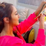 Krissann Barretto Instagram - Found a baby on set!!!!! ♥️♥️♥️ #reels #reelsinstagram #reelsvideo #reelsindia #reelsviral #reel #happy #snake #love #cutie #baby #onset #suchababy #inlove #socute